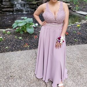 Only worn once. Good condition